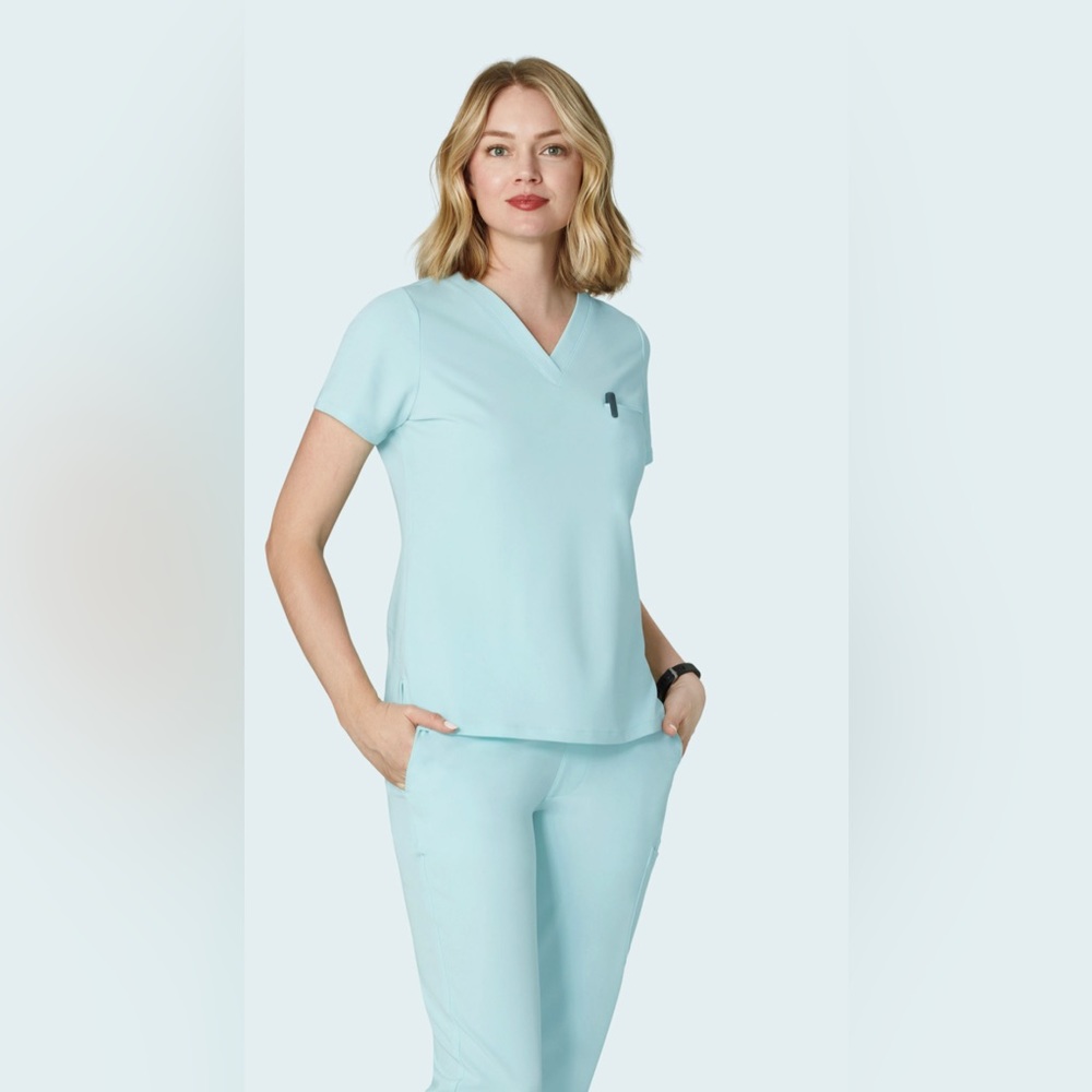 Mandala Xs 6 Pocket Slim Pants Glacier and One Pocket Top Glacier